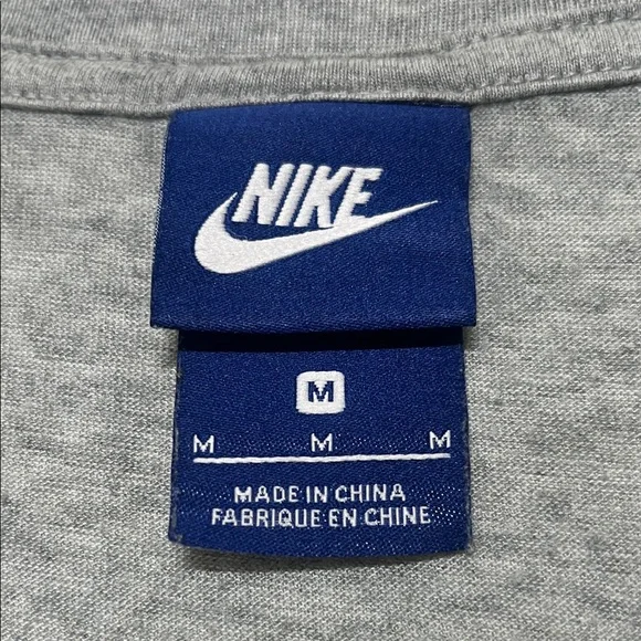 Nike Women’s Size Medium Gray Logo Tee and Leggings Set - Picture 2 of 10